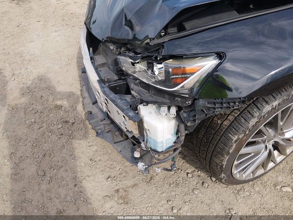2018 LEXUS IS 300 — I152