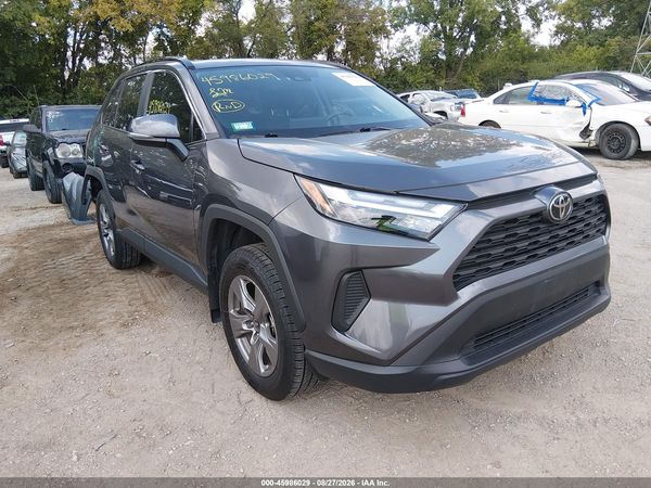 2024 TOYOTA RAV4 XLE — I1