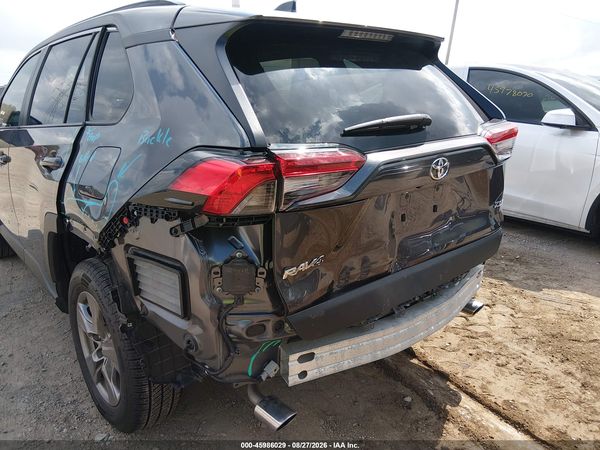 2024 TOYOTA RAV4 XLE — I6