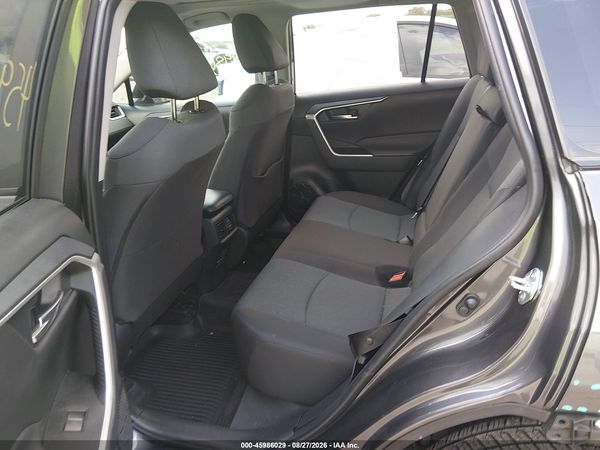 2024 TOYOTA RAV4 XLE — I8