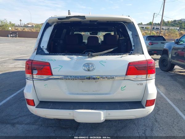 2016 TOYOTA LAND CRUISER V8