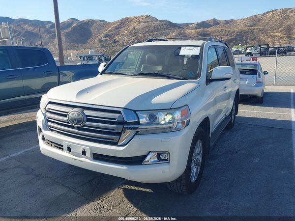 2016 TOYOTA LAND CRUISER V8