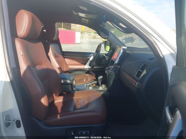 2016 TOYOTA LAND CRUISER V8
