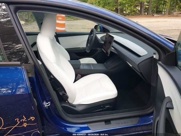 2025 TESLA MODEL 3 — I5