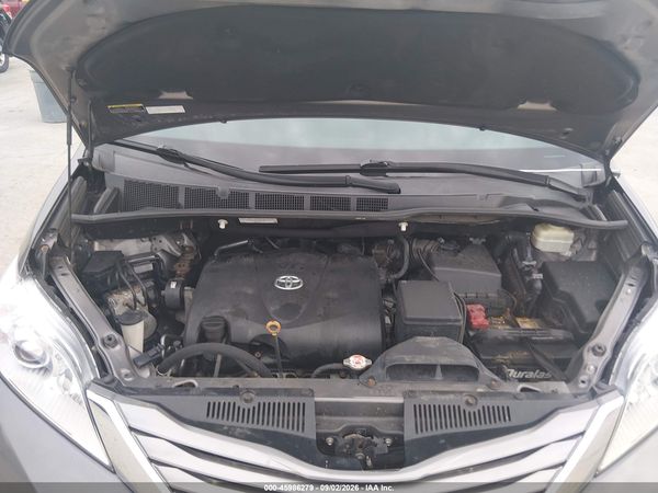 2017 TOYOTA SIENNA XLE 7 PASSENGER