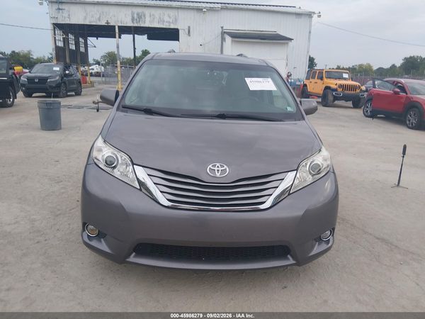 2017 TOYOTA SIENNA XLE 7 PASSENGER