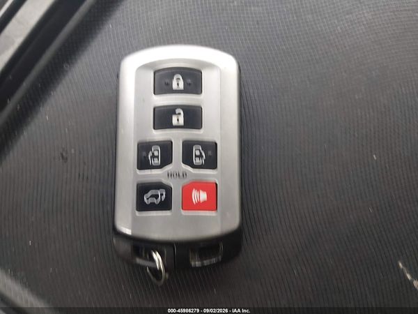 2017 TOYOTA SIENNA XLE 7 PASSENGER