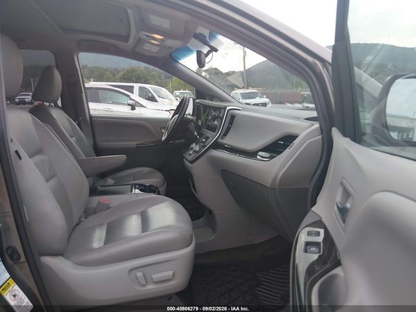 2017 TOYOTA SIENNA XLE 7 PASSENGER
