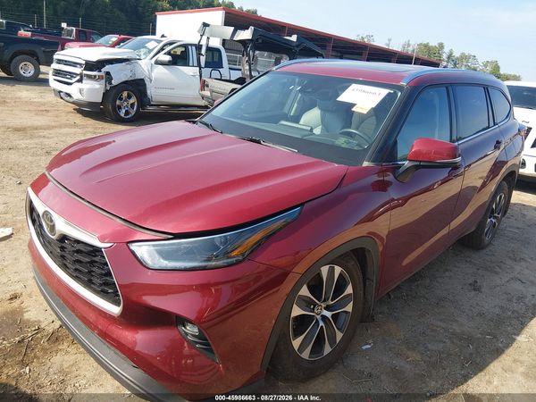 2021 TOYOTA HIGHLANDER XLE — I2