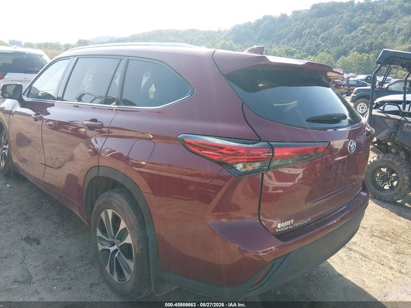 2021 TOYOTA HIGHLANDER XLE — I3
