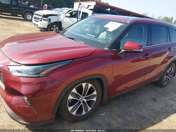 2021 TOYOTA HIGHLANDER XLE — I6