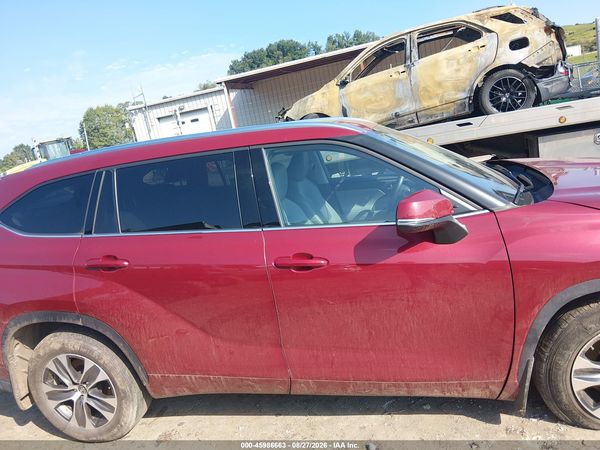 2021 TOYOTA HIGHLANDER XLE — I116