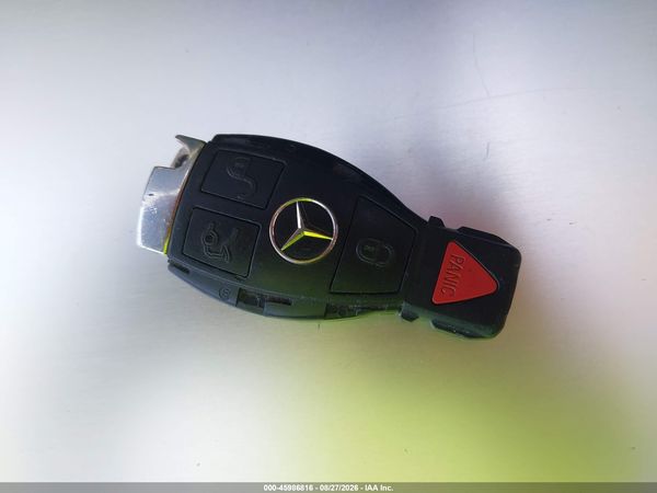2016 MERCEDES-BENZ C 300 C300 — I11
