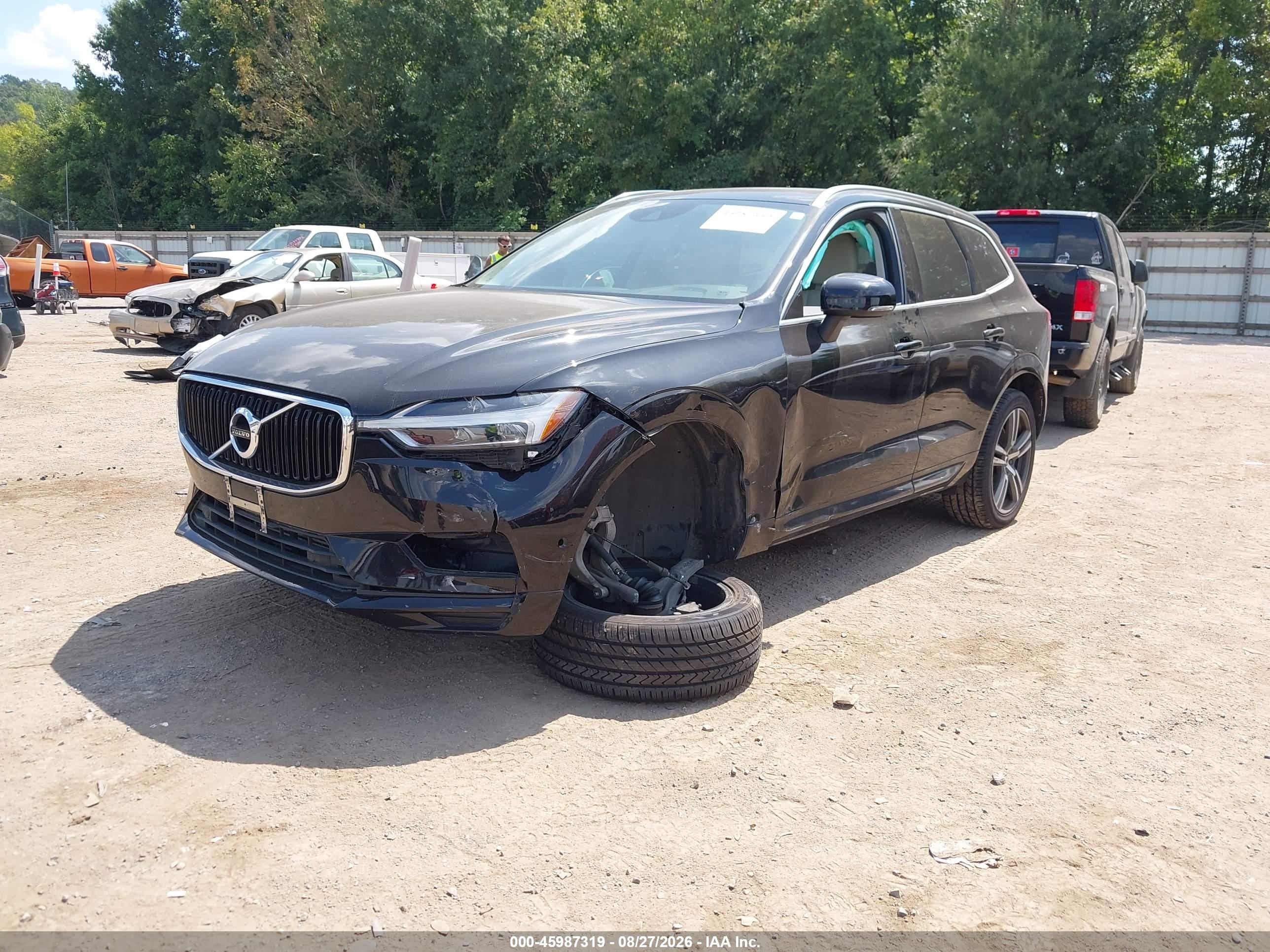 2018 VOLVO XC60 T6 MOMENTUM — I2
