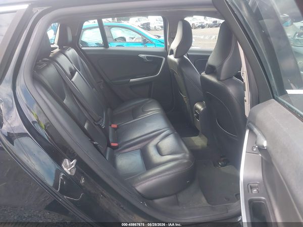 2016 VOLVO V60 T5 DRIVE-E PREMIER — I8