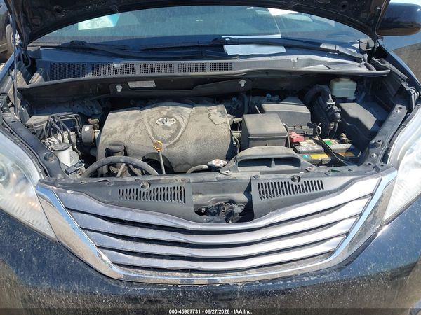 2017 TOYOTA SIENNA XLE 8 PASSENGER