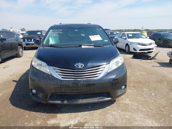 2017 TOYOTA SIENNA XLE 8 PASSENGER