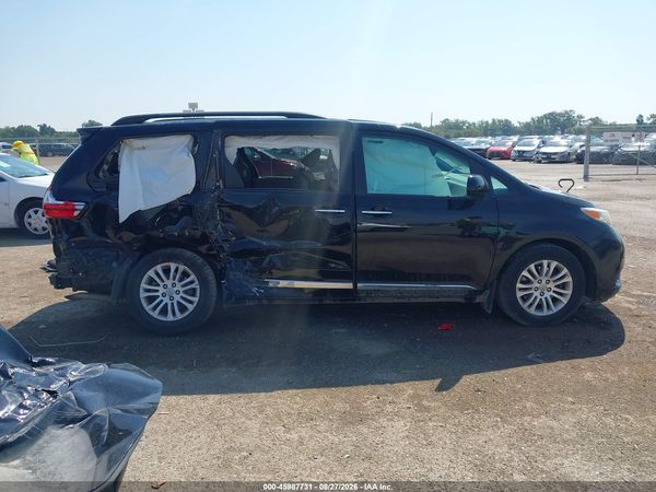 2017 TOYOTA SIENNA XLE 8 PASSENGER