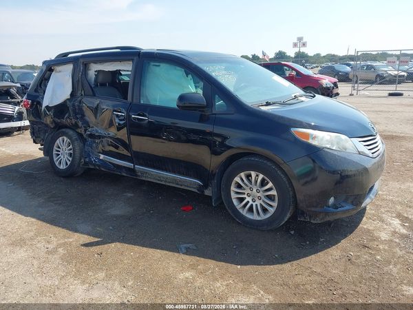 2017 TOYOTA SIENNA XLE 8 PASSENGER