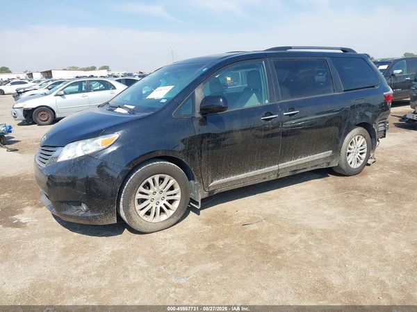 2017 TOYOTA SIENNA XLE 8 PASSENGER