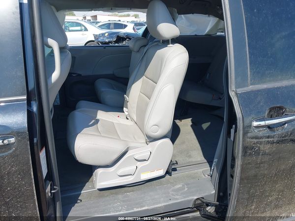 2017 TOYOTA SIENNA XLE 8 PASSENGER