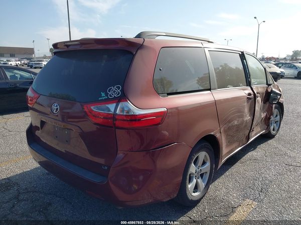 2017 TOYOTA SIENNA LE 8 PASSENGER — I4