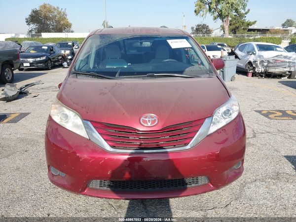 2017 TOYOTA SIENNA LE 8 PASSENGER — I115