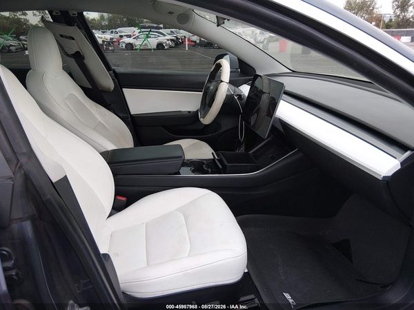 2020 TESLA MODEL 3 — I5