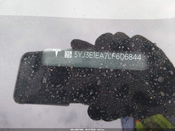 2020 TESLA MODEL 3 — I9