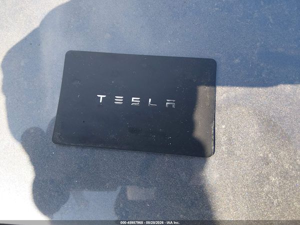 2020 TESLA MODEL 3 — I11