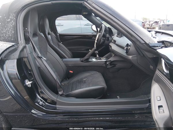 2024 MAZDA MX-5 MIATA CLUB — I8