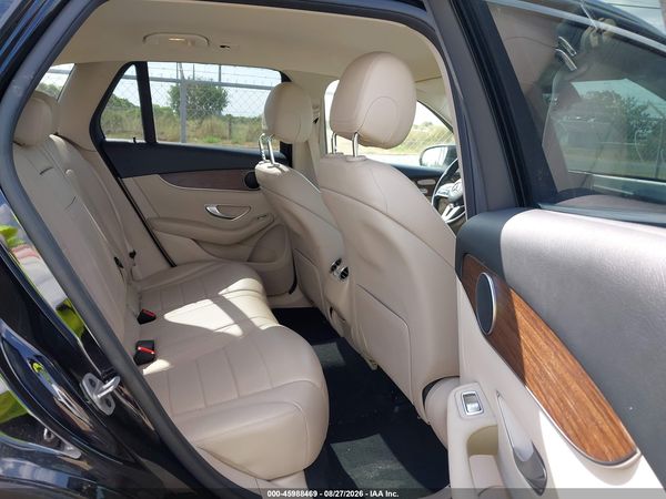 2021 MERCEDES-BENZ GLC 300 SUV — I8