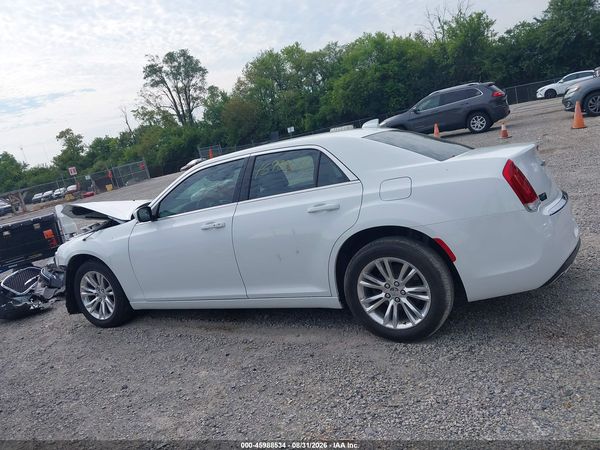 2019 CHRYSLER 300 TOURING — I117