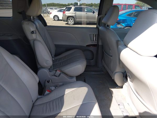 2012 TOYOTA SIENNA XLE V6 8 PASSENGER — I8