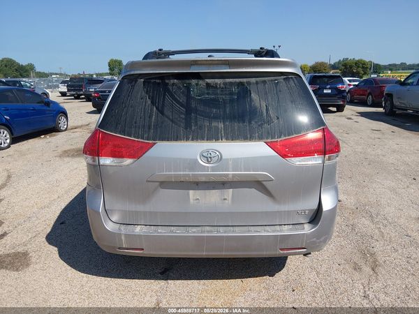 2012 TOYOTA SIENNA XLE V6 8 PASSENGER — I119