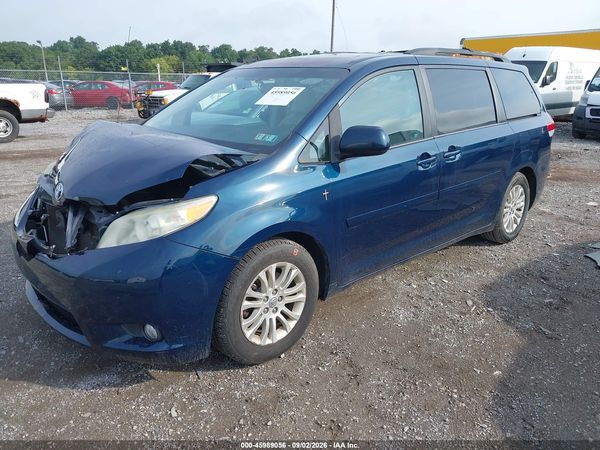 2012 TOYOTA SIENNA — I2