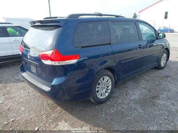 2012 TOYOTA SIENNA XLE V6 8 PASSENGER — I4