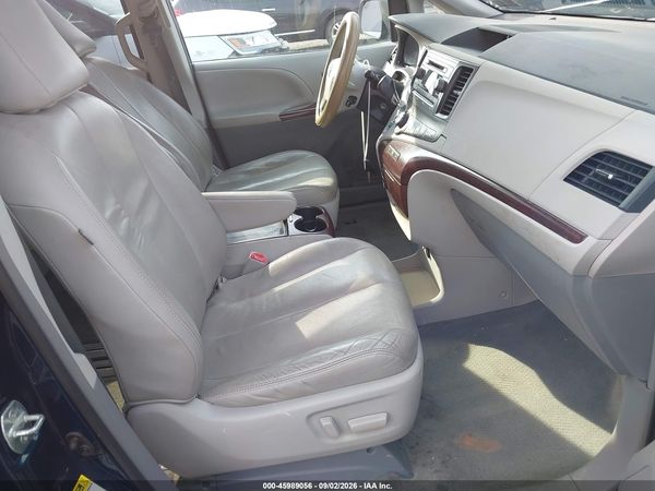 2012 TOYOTA SIENNA XLE V6 8 PASSENGER — I5
