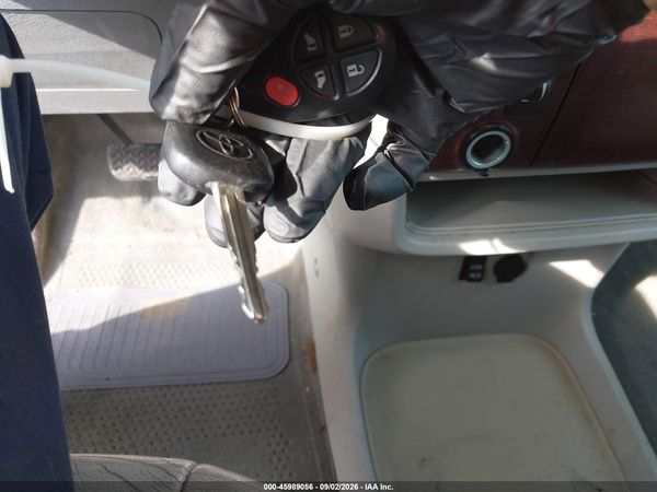 2012 TOYOTA SIENNA XLE V6 8 PASSENGER — I11