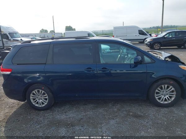 2012 TOYOTA SIENNA XLE V6 8 PASSENGER — I116
