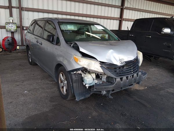2016 TOYOTA SIENNA L 7 PASSENGER — I1