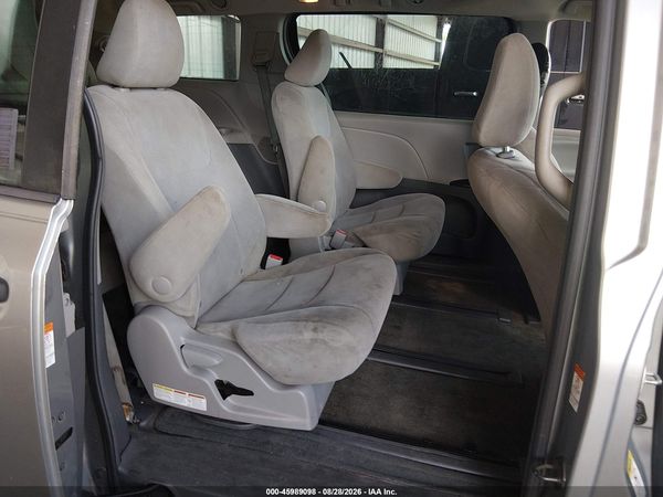 2016 TOYOTA SIENNA L 7 PASSENGER — I8