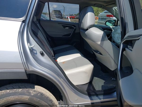 2019 TOYOTA RAV4 XLE PREMIUM — I8