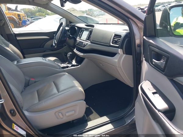 2018 TOYOTA HIGHLANDER XLE