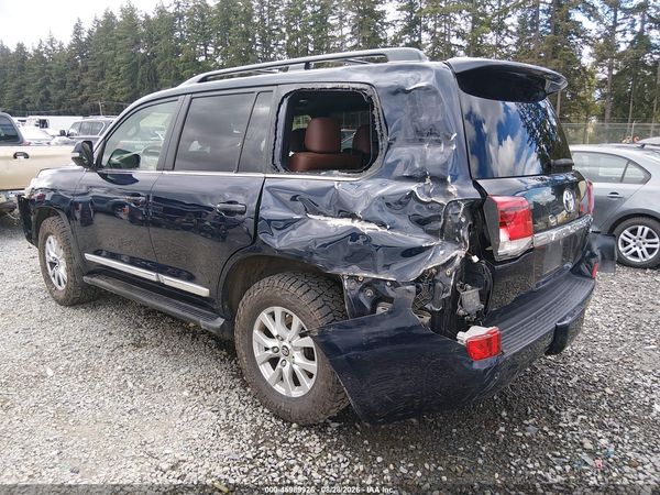 2017 TOYOTA LAND CRUISER V8 — I3