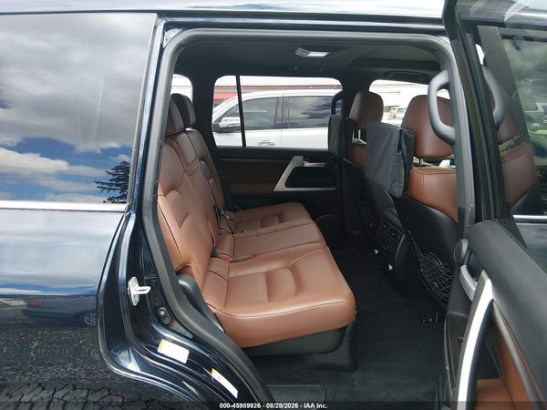 2017 TOYOTA LAND CRUISER V8 — I8