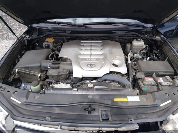 2017 TOYOTA LAND CRUISER V8 — I10