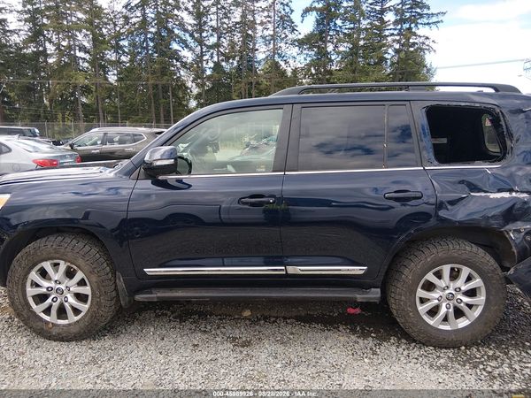 2017 TOYOTA LAND CRUISER V8 — I117