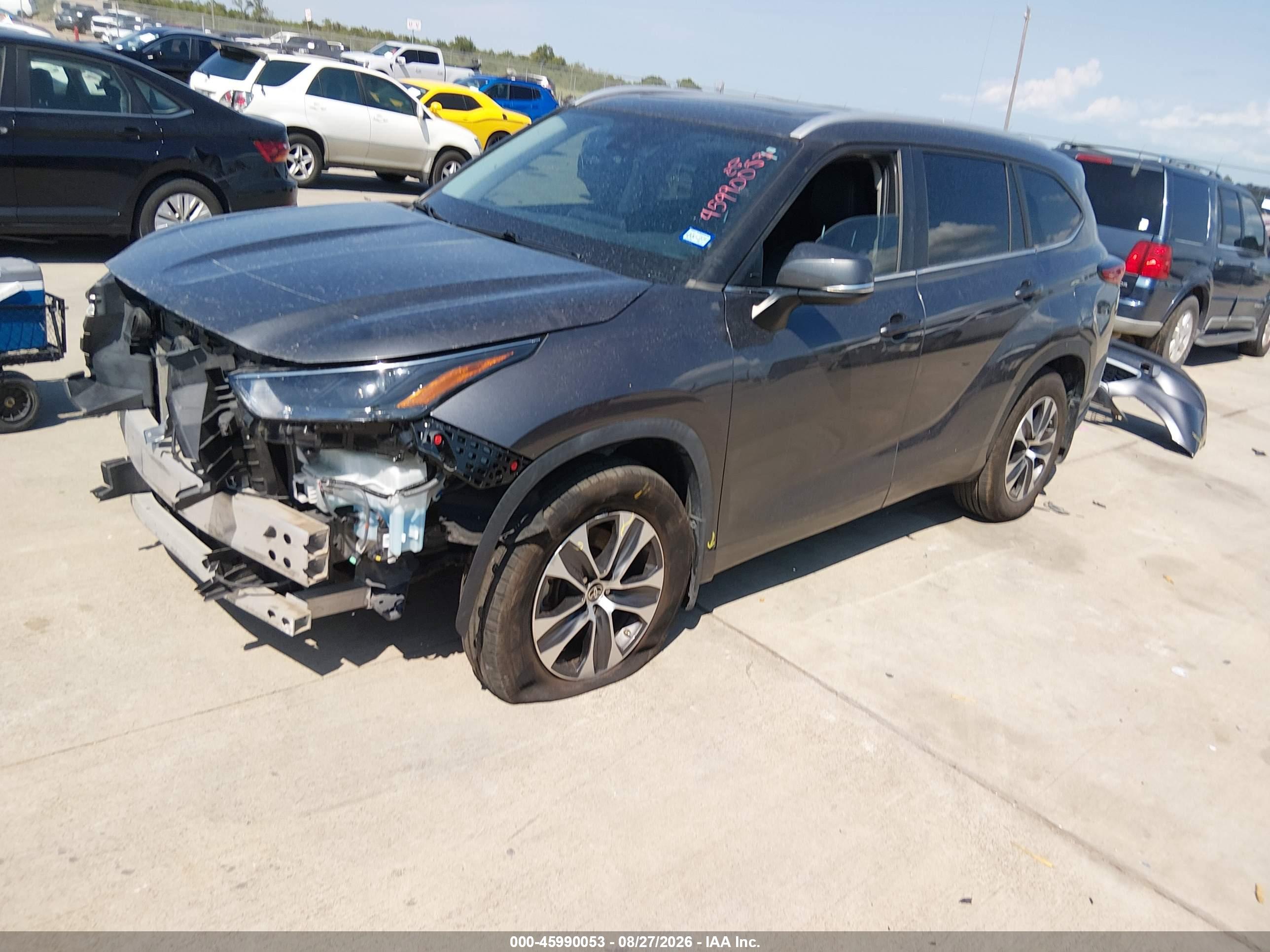 2023 TOYOTA HIGHLANDER XLE — I2