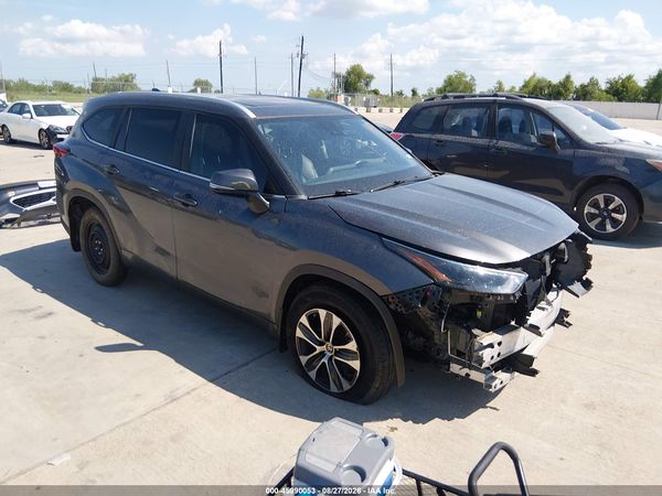 2023 TOYOTA HIGHLANDER XLE — I1